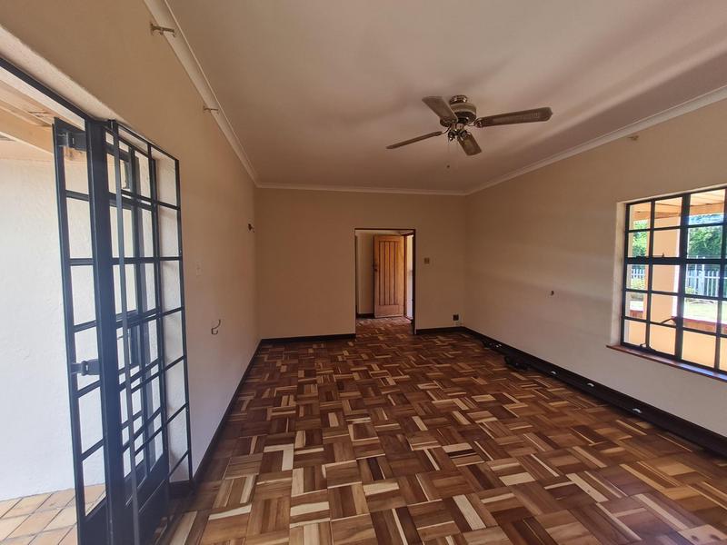 To Let 3 Bedroom Property for Rent in Stuarts Hill Western Cape